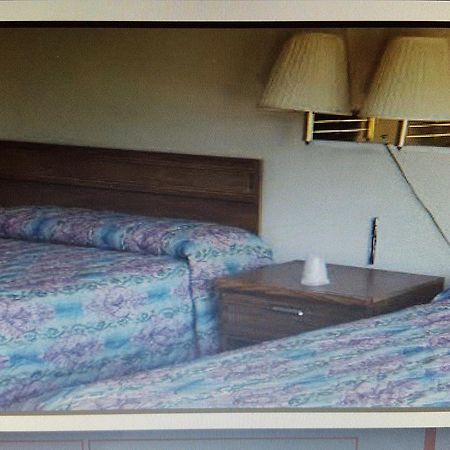Relax Inn Montour Falls Exterior foto